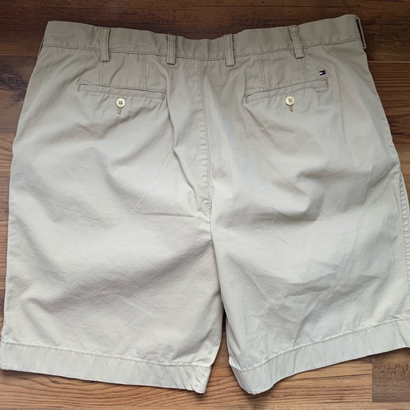 Tommy Hilfiger Shorts - Picture 2 of 7